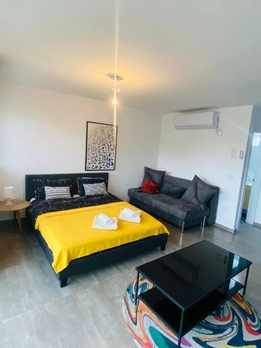 Lovely Flat In The Center 36 Apartment เทลอาวีฟ ภายนอก รูปภาพ