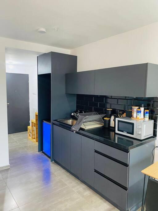 Lovely Flat In The Center 36 Apartment เทลอาวีฟ ภายนอก รูปภาพ